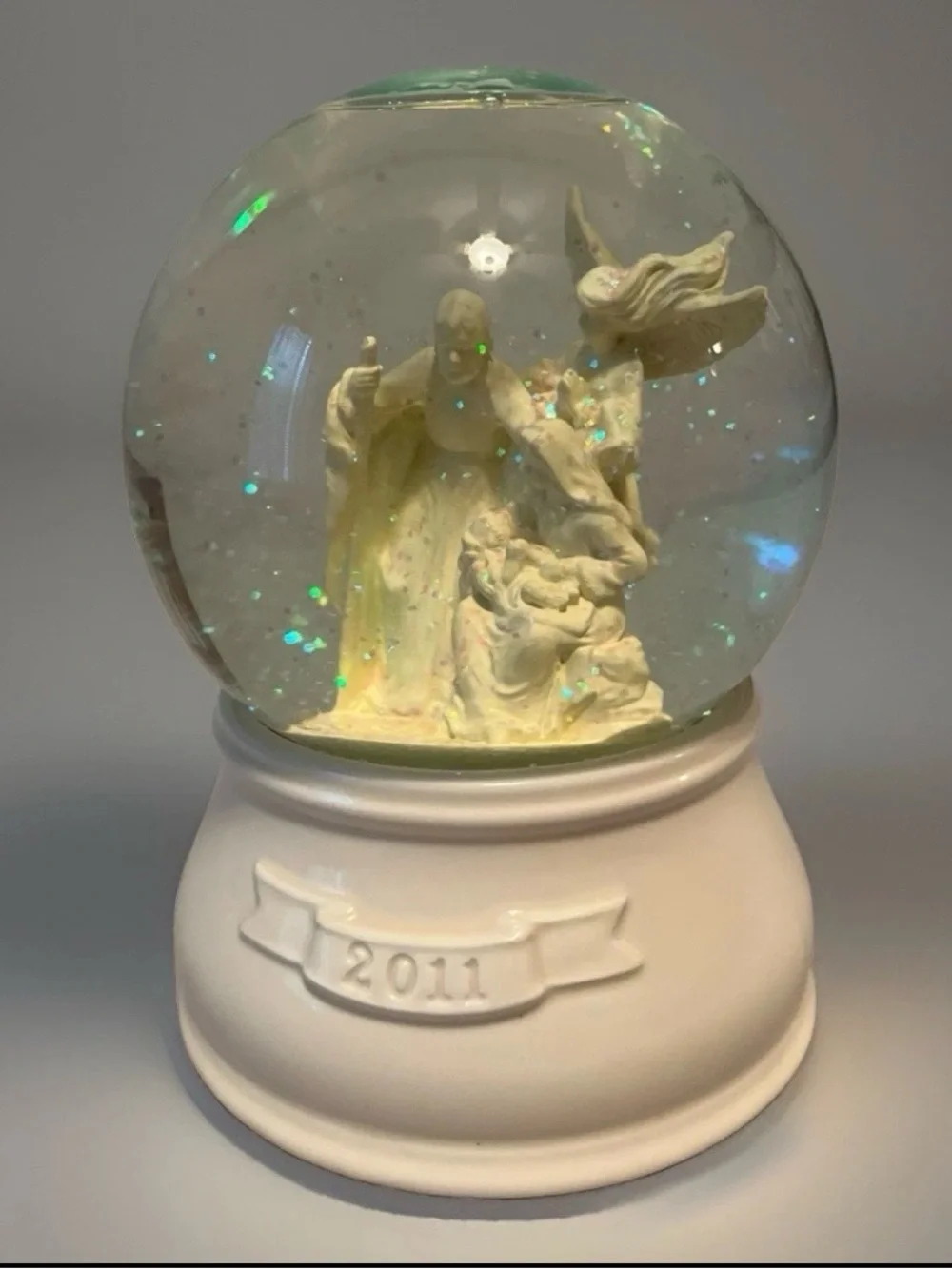 2011 Christmas Water Globe Nativity Musical 